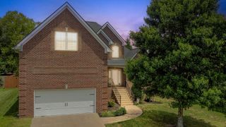 2766 Trasbin Ct, Thompsons Station, TN 37179