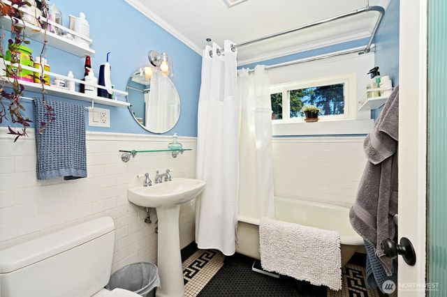 349 NW 49th Street, Seattle, WA 98107
