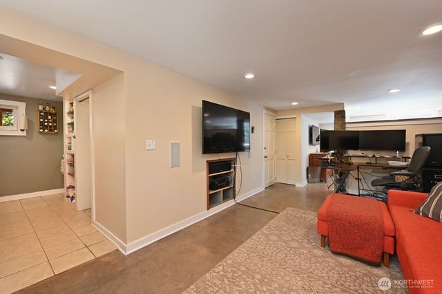 349 NW 49th Street, Seattle, WA 98107