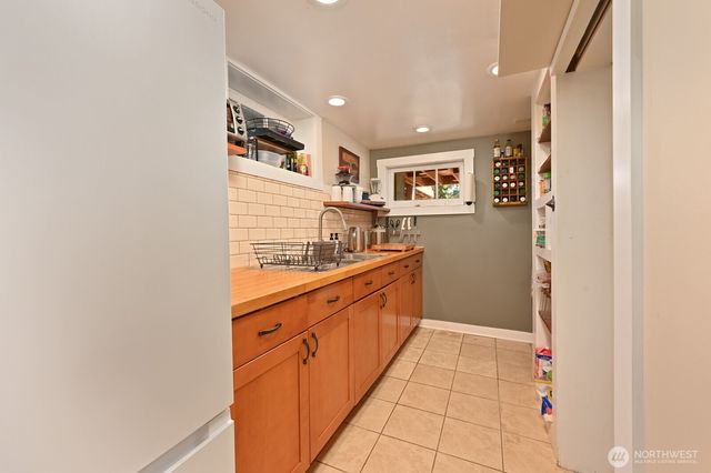 349 NW 49th Street, Seattle, WA 98107