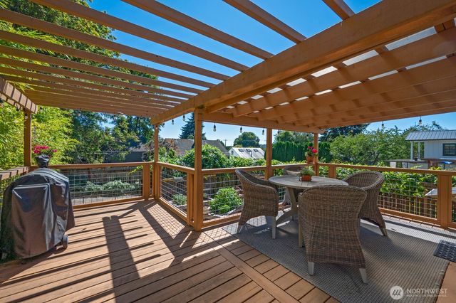 349 NW 49th Street, Seattle, WA 98107