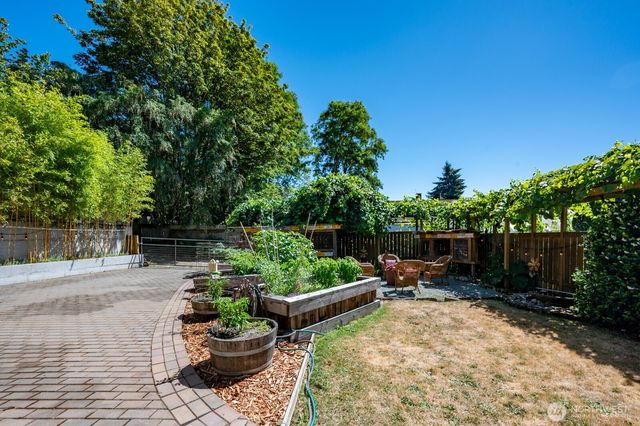 349 NW 49th Street, Seattle, WA 98107