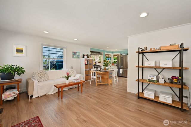 349 NW 49th Street, Seattle, WA 98107