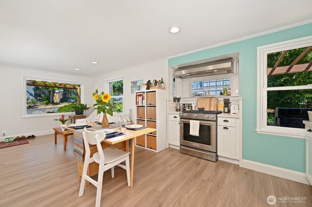 349 NW 49th Street, Seattle, WA 98107