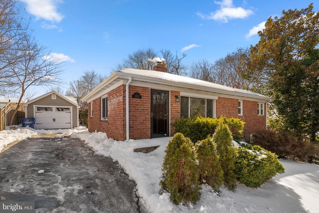 7005 GROVE RD, Alexandria, VA 22306