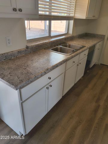 2839 E ALTADENA Avenue, Phoenix, AZ 85028