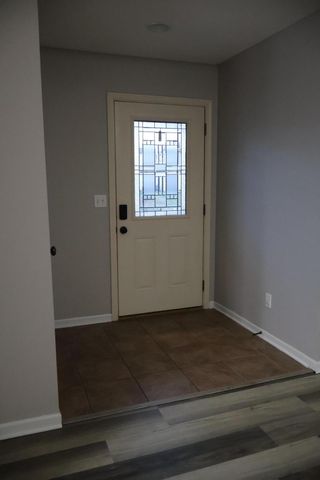 5806 FREEPORT WAY, Columbia, MO 65201