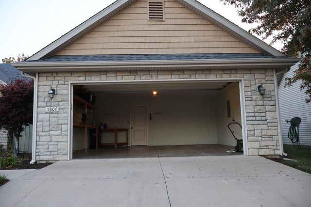 5806 FREEPORT WAY, Columbia, MO 65201