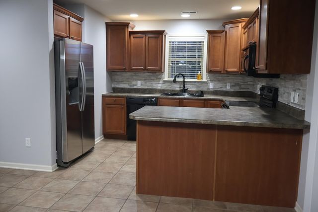 5806 FREEPORT WAY, Columbia, MO 65201