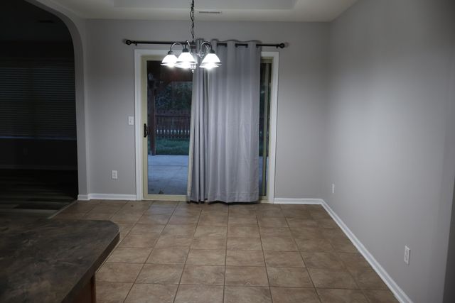 5806 FREEPORT WAY, Columbia, MO 65201