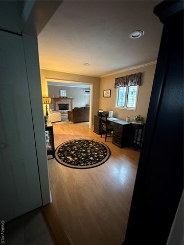 22 Jersey Street, Deer Park, NY 11729