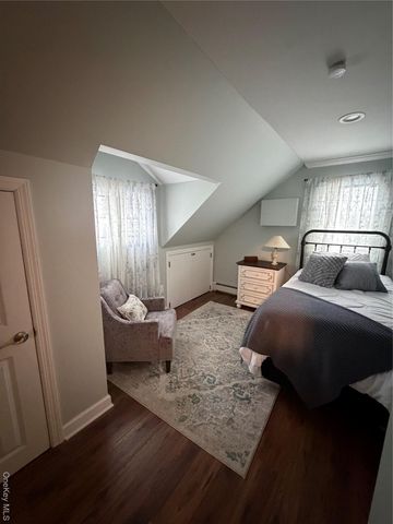 22 Jersey Street, Deer Park, NY 11729