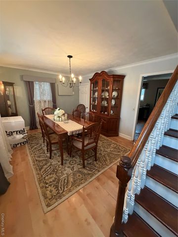 22 Jersey Street, Deer Park, NY 11729