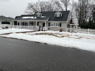 22 Jersey Street, Deer Park, NY 11729