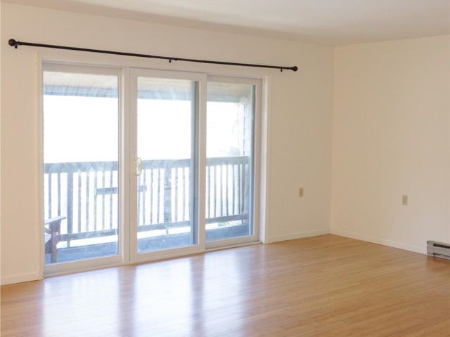 46 Hawthorne Circle, South Burlington, VT 05403