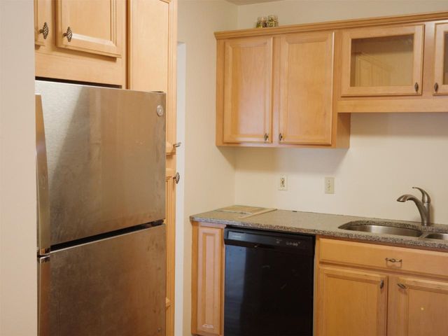 46 Hawthorne Circle, South Burlington, VT 05403