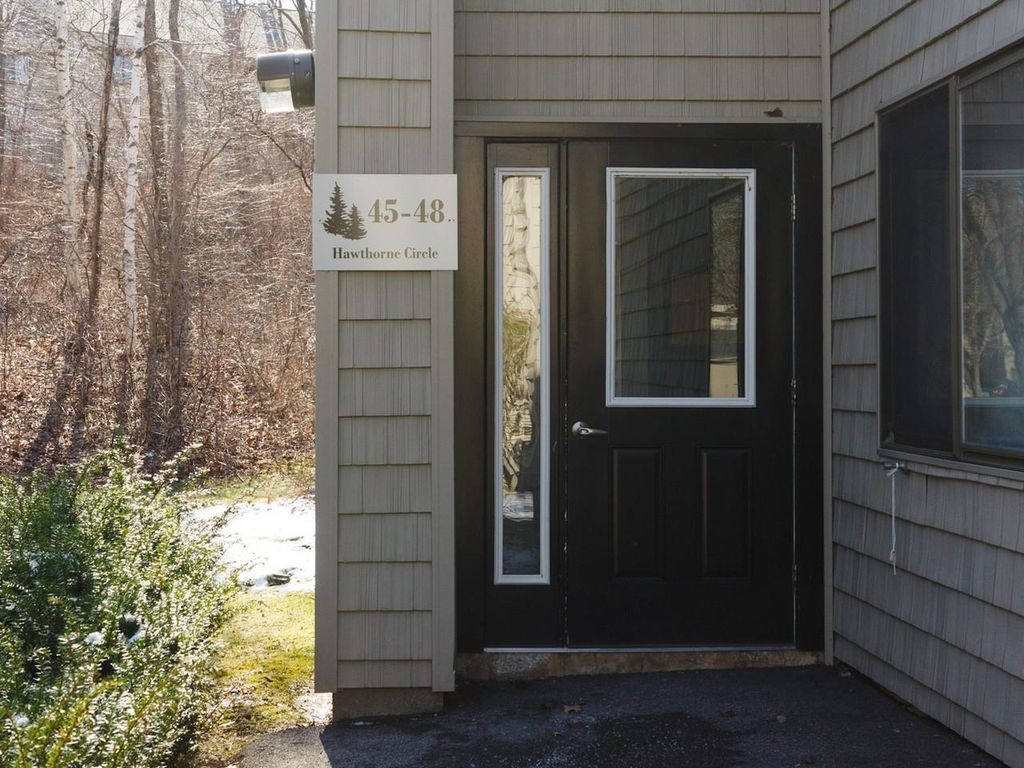 46 Hawthorne Circle, South Burlington, VT 05403