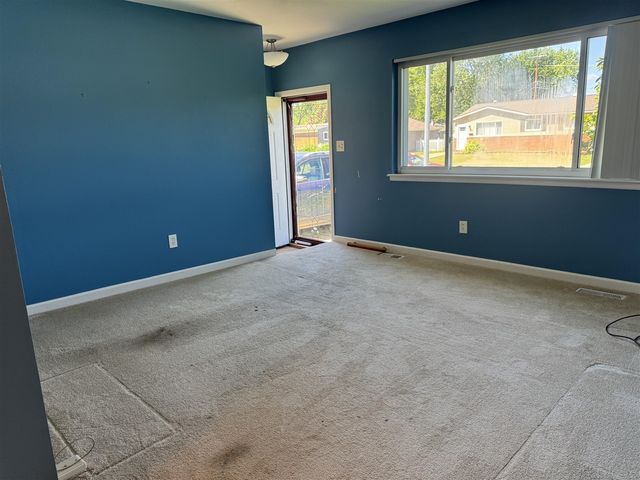 1639 Winifred Street, Westland, MI 48186