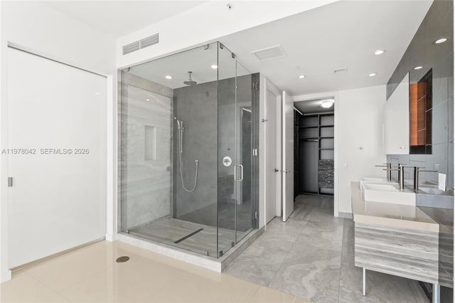 1100 Biscayne Blvd 3404, Miami, FL 33132