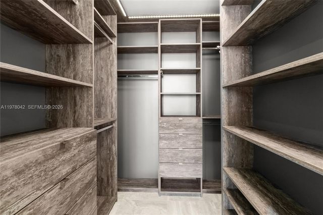 1100 Biscayne Blvd 3404, Miami, FL 33132