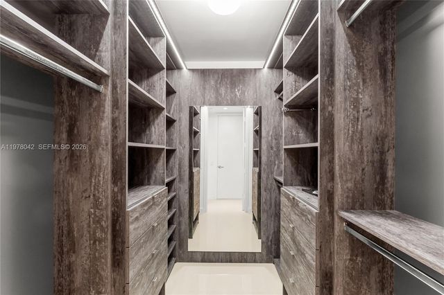 1100 Biscayne Blvd 3404, Miami, FL 33132