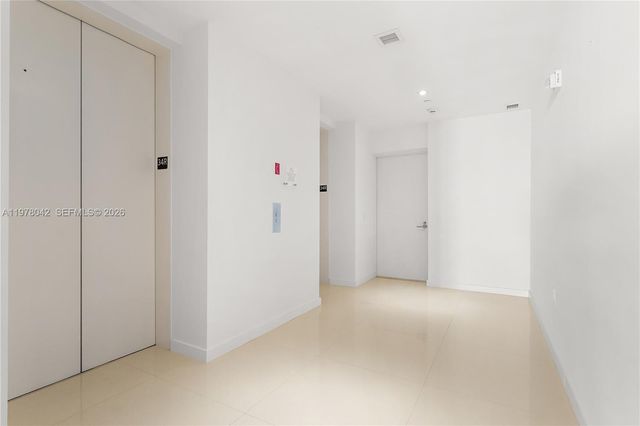 1100 Biscayne Blvd 3404, Miami, FL 33132