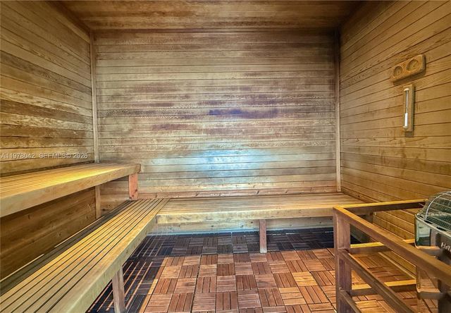 1100 Biscayne Blvd 3404, Miami, FL 33132