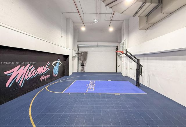 1100 Biscayne Blvd 3404, Miami, FL 33132