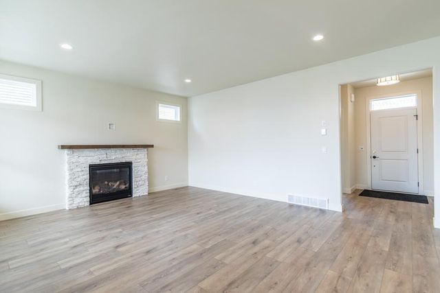 5108 Mira Way W, West Fargo, ND 58078