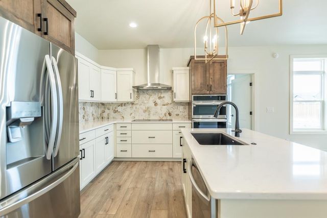 5108 Mira Way W, West Fargo, ND 58078