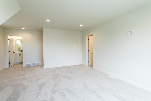 5108 Mira Way W, West Fargo, ND 58078