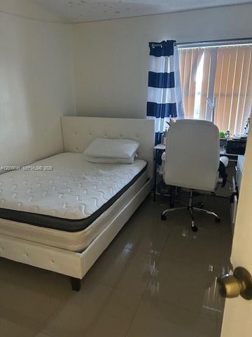 4139 SW 66th Way 140, Davie, FL 33314