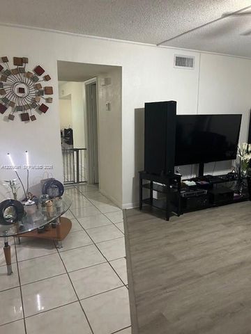 4139 SW 66th Way 140, Davie, FL 33314