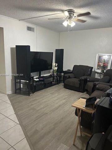 4139 SW 66th Way 140, Davie, FL 33314