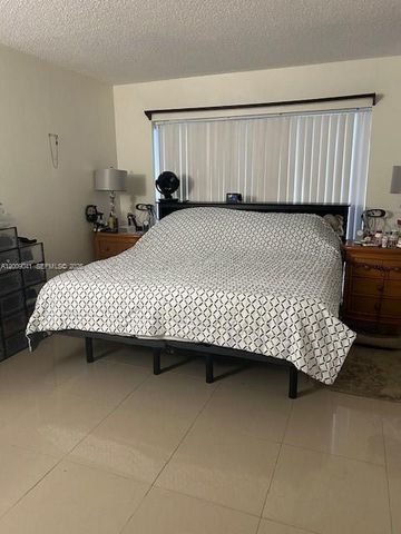 4139 SW 66th Way 140, Davie, FL 33314