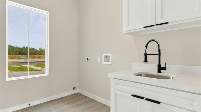2010 W Olympia Avenue, Mission, TX 78573