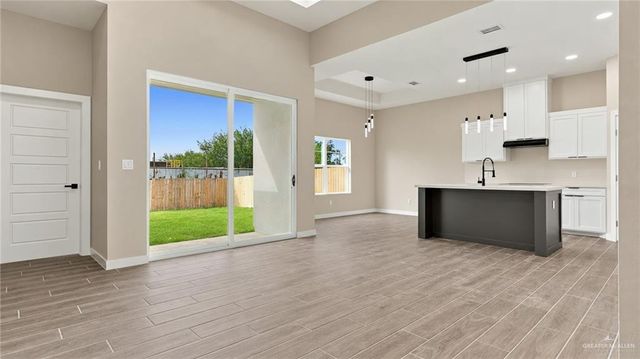 2010 W Olympia Avenue, Mission, TX 78573