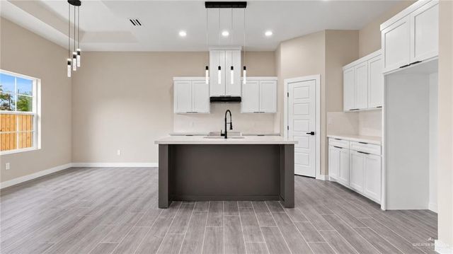 2010 W Olympia Avenue, Mission, TX 78573