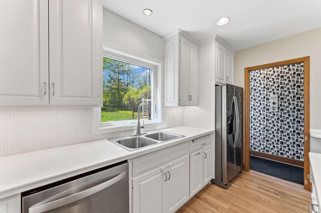 3200 Highland Avenue, Minnetonka, MN 55391