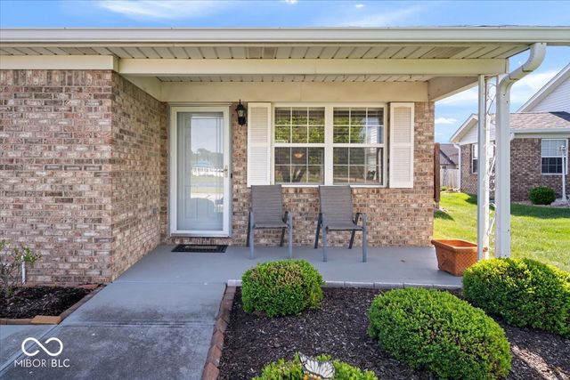 1333 N Apple Lake Drive, Greenfield, IN 46140