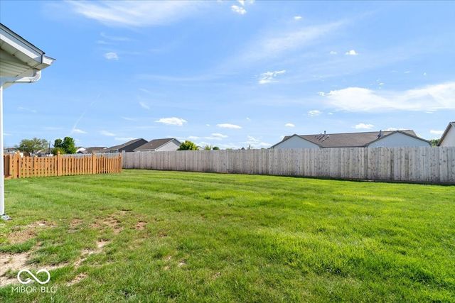 1333 N Apple Lake Drive, Greenfield, IN 46140