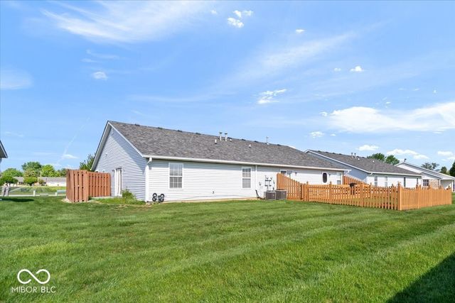 1333 N Apple Lake Drive, Greenfield, IN 46140
