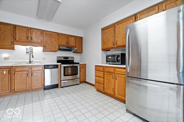 1333 N Apple Lake Drive, Greenfield, IN 46140