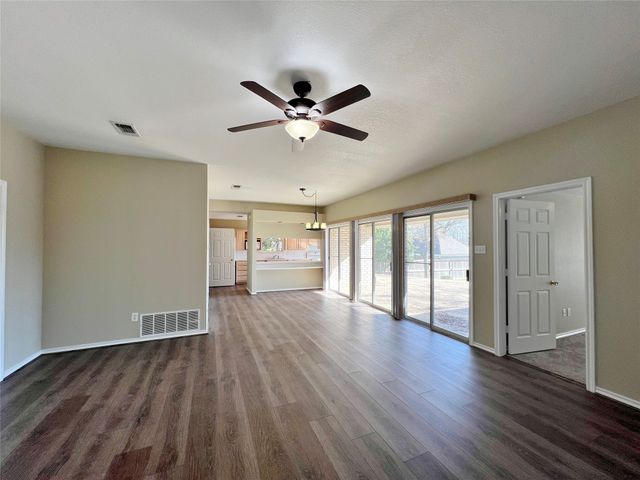 507 W Baylor Street, Weatherford, TX 76086