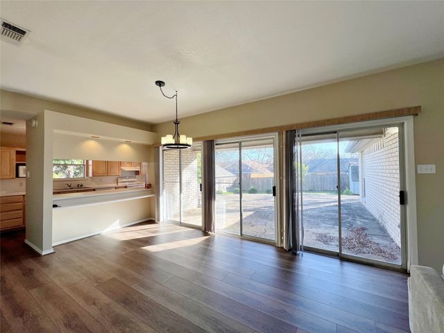 507 W Baylor Street, Weatherford, TX 76086