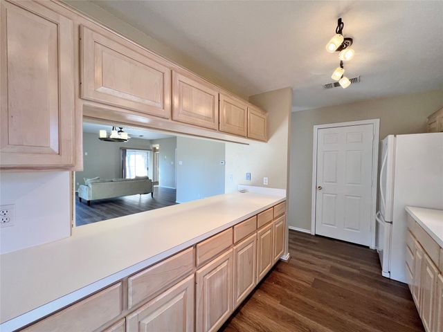 507 W Baylor Street, Weatherford, TX 76086