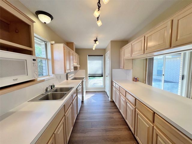 507 W Baylor Street, Weatherford, TX 76086