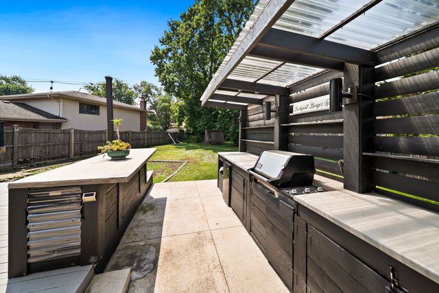 15512 Lorel Avenue, Oak Forest, IL 60452