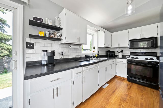 15512 Lorel Avenue, Oak Forest, IL 60452
