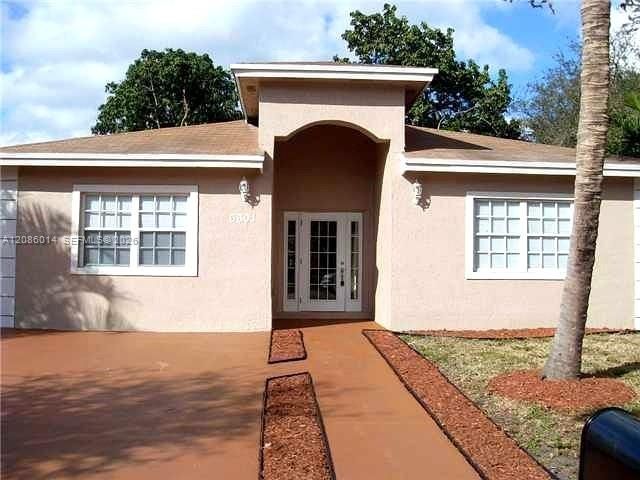 6601 Perry Street, Hollywood, FL 33024